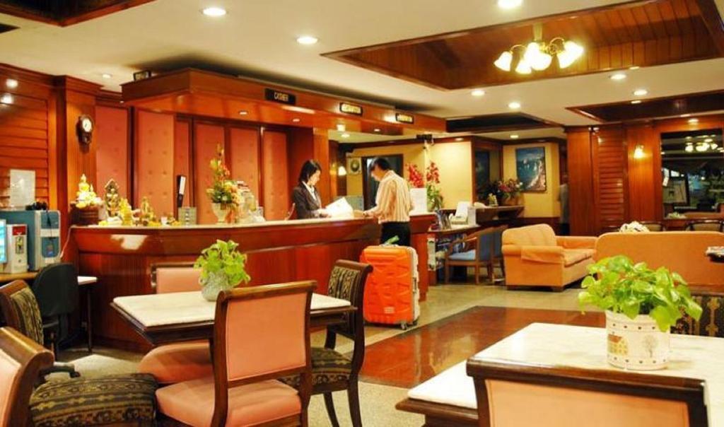 Khách sạn Silom Village