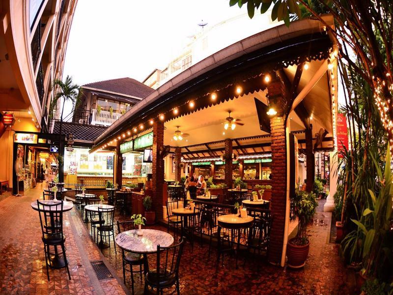 Silom Village Khách sạn